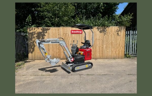 CREX10-K mini excavator, full machine with canopy and dozer blade