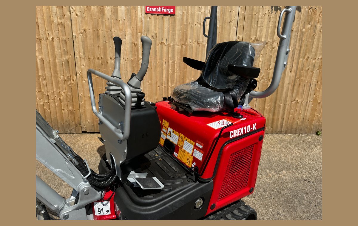 CREX10-K operator seat, canopy and controls